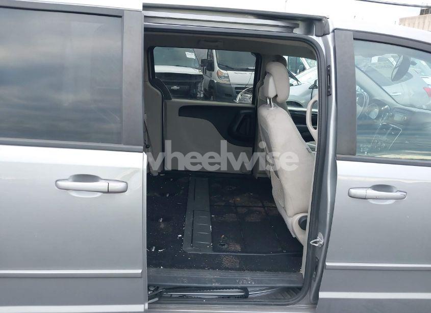 Photo 8 of 2015 Dodge Grand CARAVAN SE (VIN 2C4RDGBG2FR658304)