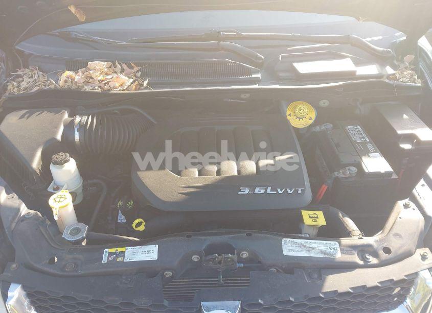 Photo 10 of 2016 Dodge Grand CARAVAN SE (VIN 2C4RDGBG2GR100275)