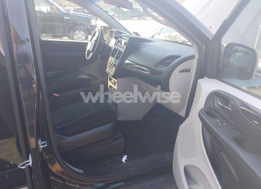 Photo 5 of 2016 Dodge Grand CARAVAN SE (VIN 2C4RDGBG2GR100275)