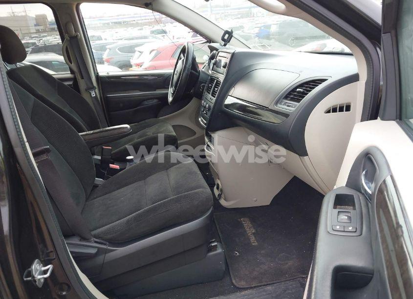 Photo 5 of 2016 Dodge Grand CARAVAN SE (VIN 2C4RDGBG2GR136967)