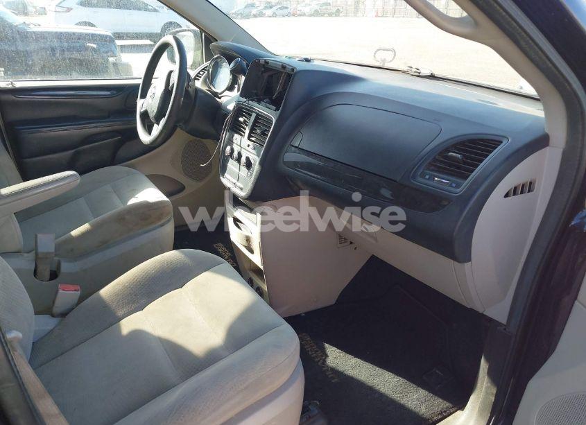 Photo 5 of 2016 Dodge Grand CARAVAN SE (VIN 2C4RDGBG2GR143580)