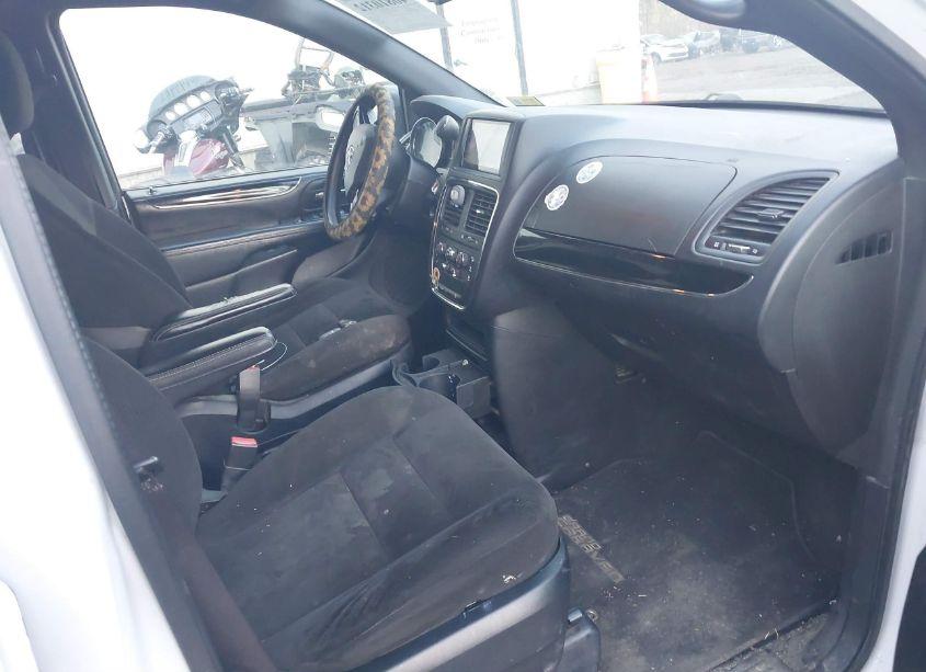 Photo 5 of 2016 Dodge Grand CARAVAN SE PLUS (VIN 2C4RDGBG2GR350616)
