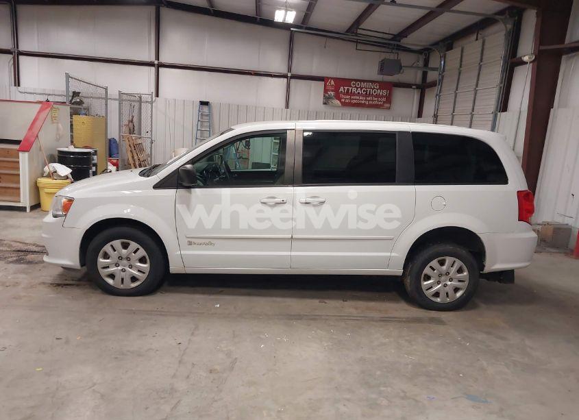 Photo 15 of 2016 Dodge Grand CARAVAN SE (VIN 2C4RDGBG2GR372101)