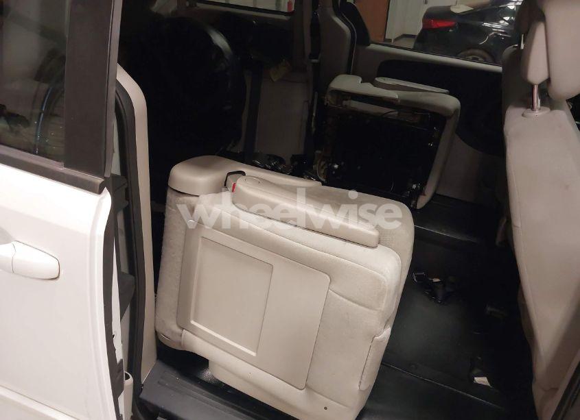 Photo 8 of 2016 Dodge Grand CARAVAN SE (VIN 2C4RDGBG2GR372101)