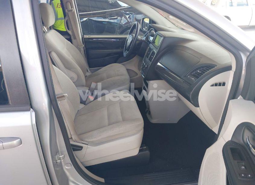 Photo 5 of 2017 Dodge Grand CARAVAN SE (VIN 2C4RDGBG2HR615570)