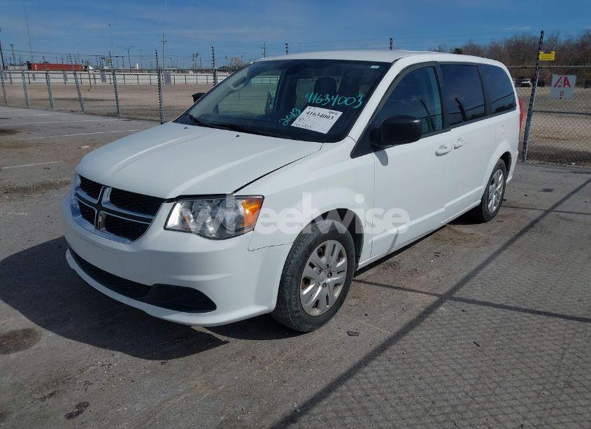 Photo 2 of 2018 Dodge Grand CARAVAN SE (VIN 2C4RDGBG2JR143702)