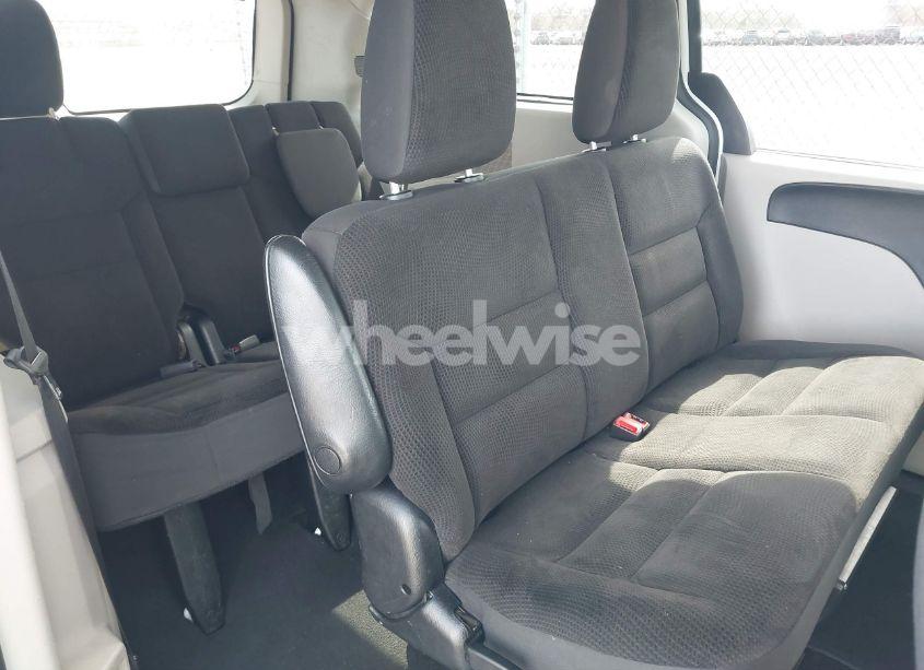 Photo 8 of 2018 Dodge Grand CARAVAN SE (VIN 2C4RDGBG2JR143702)