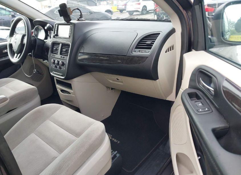 Photo 5 of 2018 Dodge Grand CARAVAN SE (VIN 2C4RDGBG2JR146101)