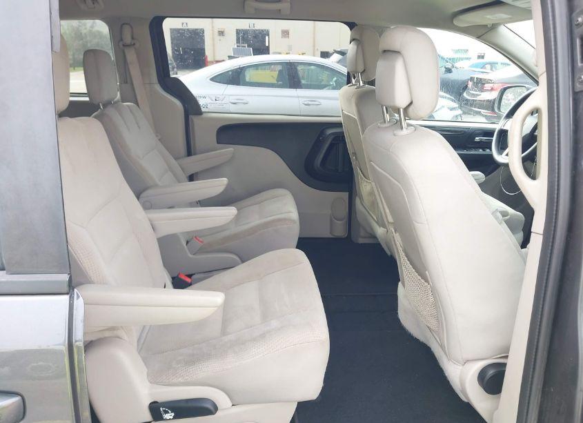 Photo 8 of 2018 Dodge Grand CARAVAN SE (VIN 2C4RDGBG2JR146101)