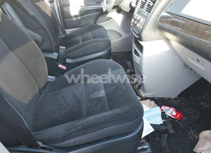 Photo 5 of 2018 Dodge Grand CARAVAN SE (VIN 2C4RDGBG2JR148124)