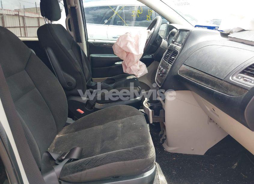 Photo 5 of 2018 Dodge Grand CARAVAN SE (VIN 2C4RDGBG2JR162153)