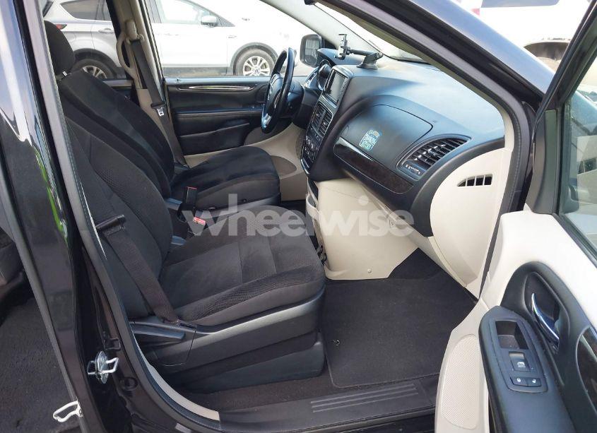 Photo 5 of 2019 Dodge Grand CARAVAN SE (VIN 2C4RDGBG2KR699008)