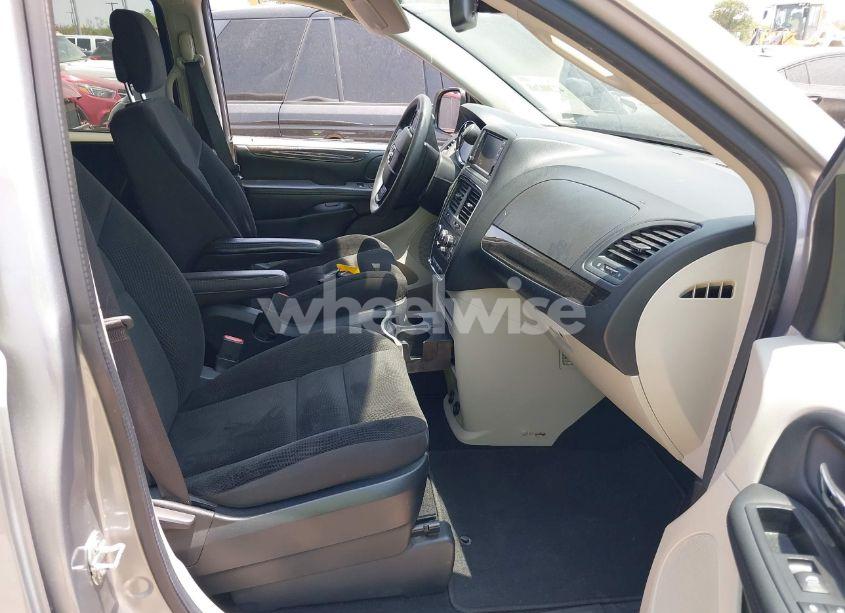 Photo 5 of 2019 Dodge Grand CARAVAN SE (VIN 2C4RDGBG2KR790425)