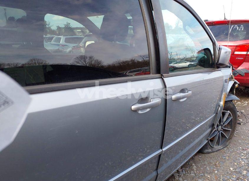 Photo 18 of 2014 Dodge Grand CARAVAN SE 30TH ANNIVERSARY (VIN 2C4RDGBG3ER406365)