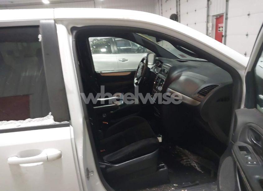 Photo 5 of 2015 Dodge Grand CARAVAN SE (VIN 2C4RDGBG3FR509156)