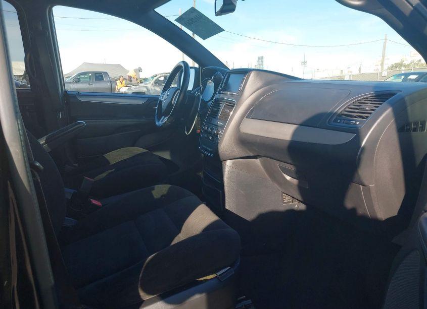 Photo 5 of 2015 Dodge Grand CARAVAN SE (VIN 2C4RDGBG3FR569065)