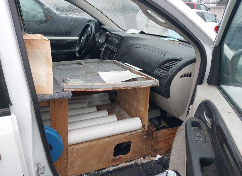 Photo 5 of 2015 Dodge Grand CARAVAN AMERICAN VALUE PKG (VIN 2C4RDGBG3FR642998)