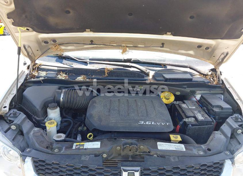 Photo 10 of 2015 Dodge Grand CARAVAN SE (VIN 2C4RDGBG3FR647957)