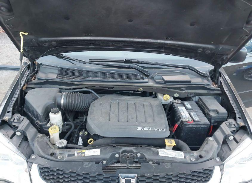 Photo 10 of 2016 Dodge Grand CARAVAN SE (VIN 2C4RDGBG3GR139313)