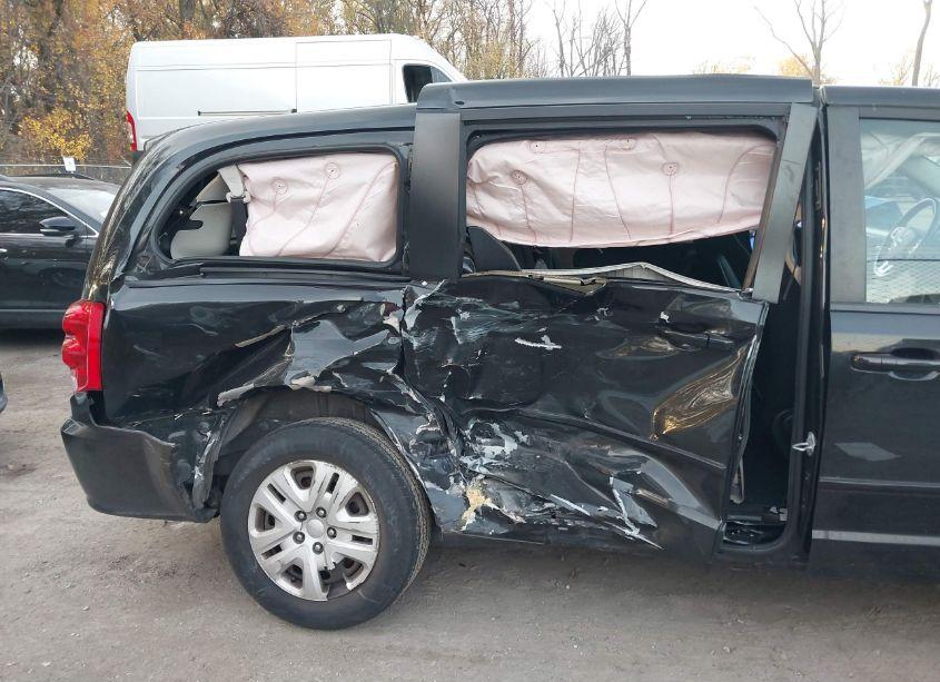 Photo 6 of 2016 Dodge Grand CARAVAN SE (VIN 2C4RDGBG3GR139313)