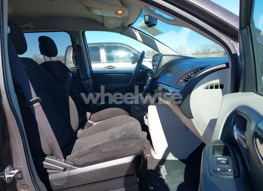 Photo 5 of 2016 Dodge Grand CARAVAN SE (VIN 2C4RDGBG3GR183327)