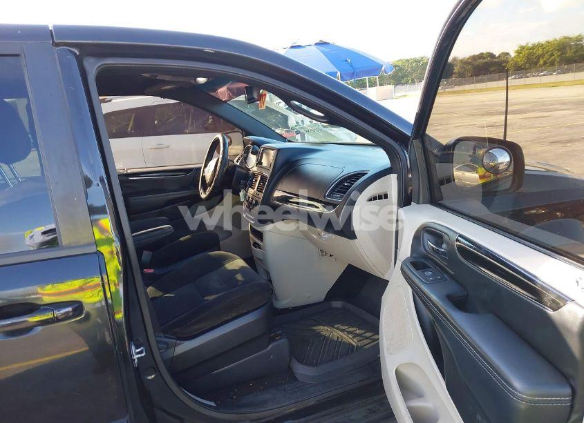 Photo 5 of 2016 Dodge Grand CARAVAN SE PLUS (VIN 2C4RDGBG3GR250797)