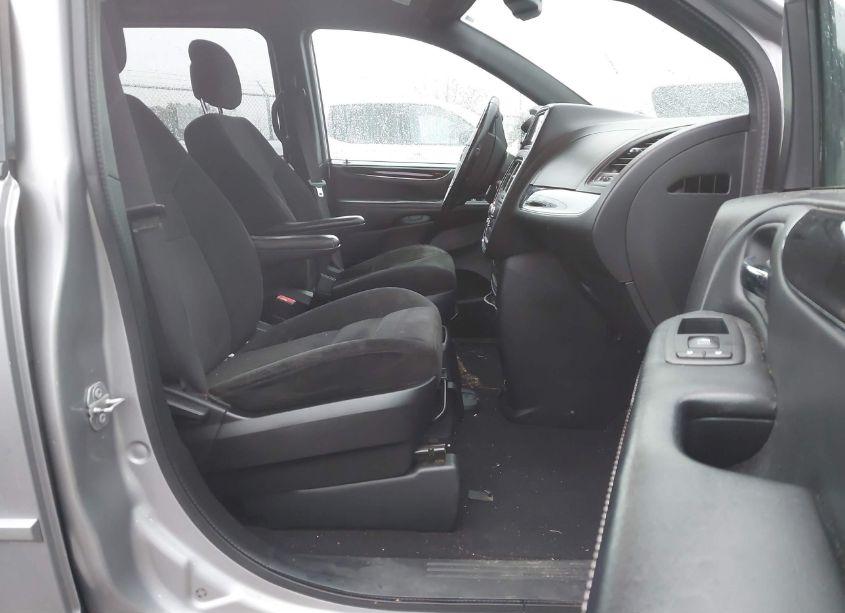 Photo 5 of 2016 Dodge Grand CARAVAN SE PLUS (VIN 2C4RDGBG3GR320038)