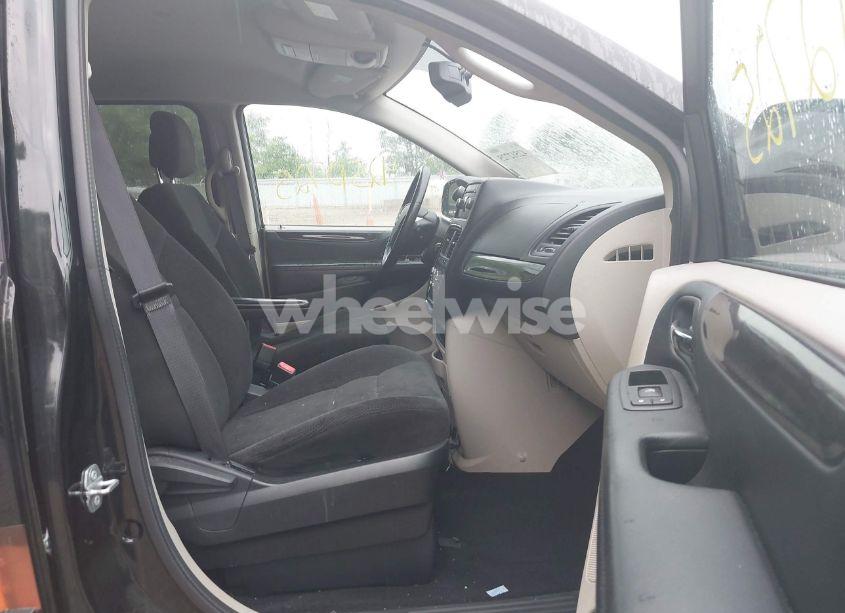 Photo 5 of 2016 Dodge Grand CARAVAN SE (VIN 2C4RDGBG3GR374696)