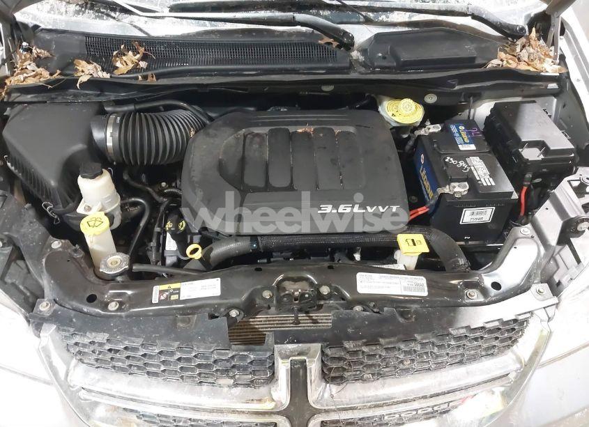 Photo 10 of 2016 Dodge Grand CARAVAN SE (VIN 2C4RDGBG3GR398626)