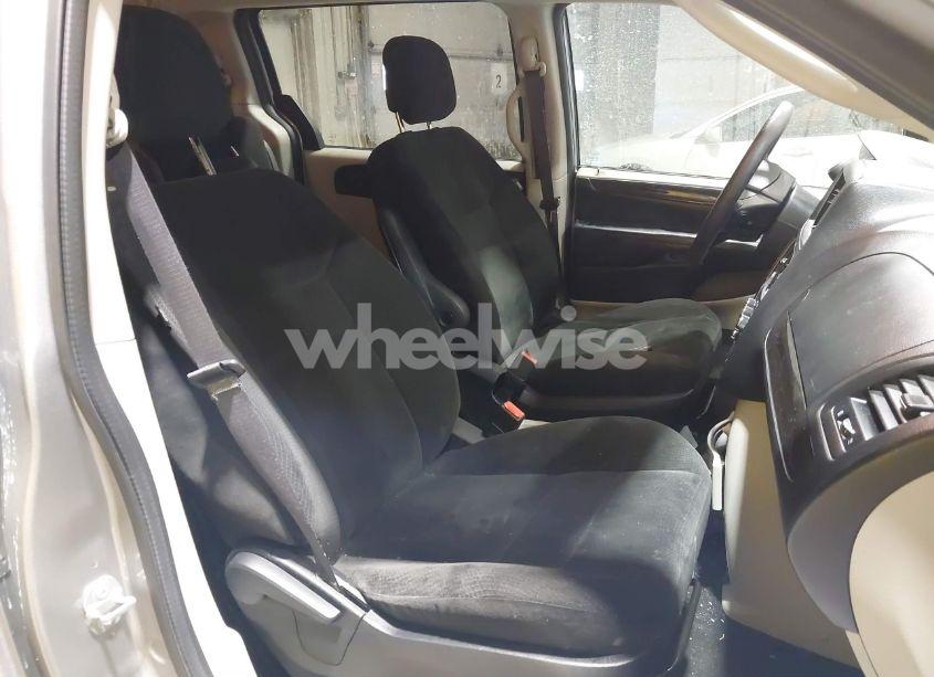 Photo 5 of 2016 Dodge Grand CARAVAN SE (VIN 2C4RDGBG3GR398626)