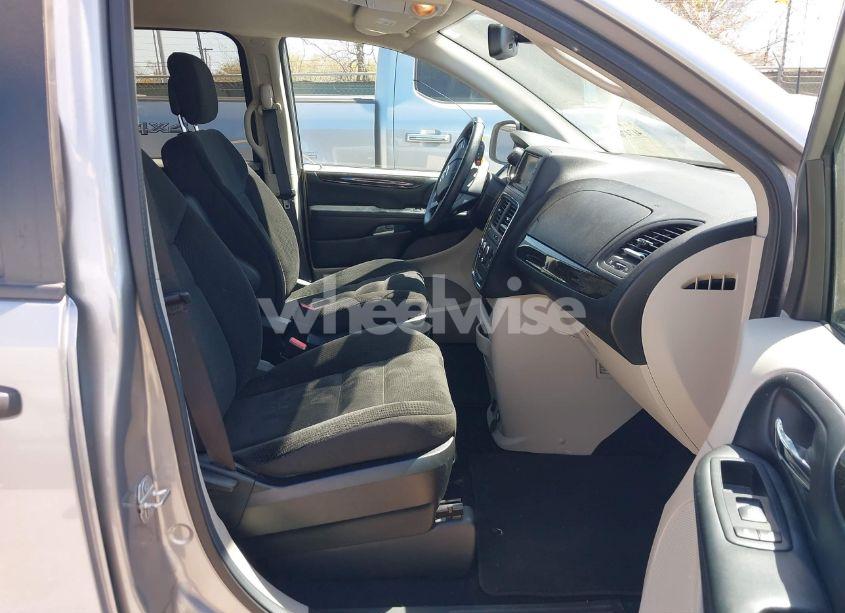 Photo 5 of 2019 Dodge Grand CARAVAN SE (VIN 2C4RDGBG3KR790398)