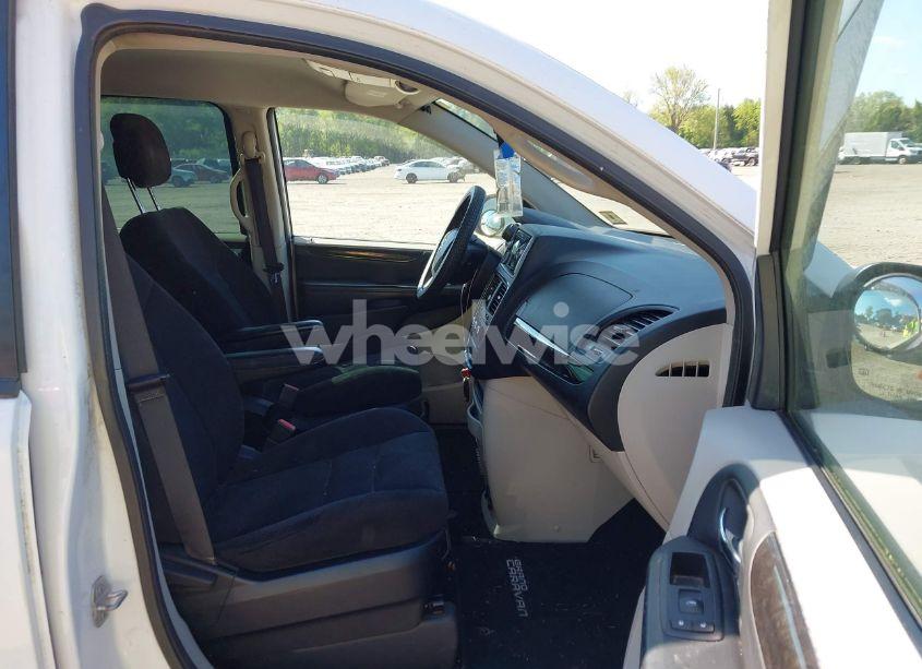 Photo 5 of 2015 Dodge Grand CARAVAN AMERICAN VALUE PKG (VIN 2C4RDGBG4FR511904)