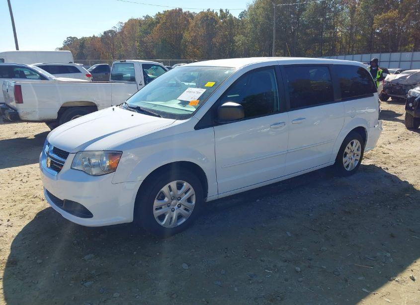 Photo 2 of 2015 Dodge Grand CARAVAN SE (VIN 2C4RDGBG4FR563694)