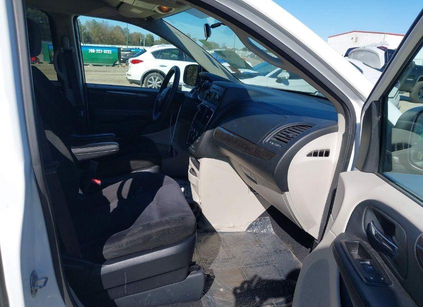 Photo 5 of 2015 Dodge Grand CARAVAN SE (VIN 2C4RDGBG4FR563694)