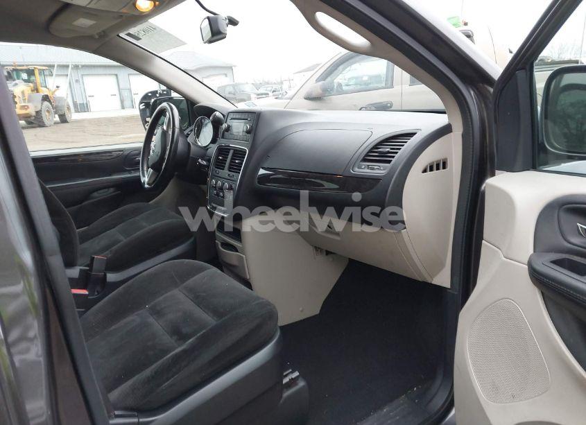 Photo 5 of 2015 Dodge Grand CARAVAN SE (VIN 2C4RDGBG4FR598140)