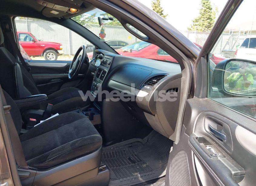 Photo 5 of 2015 Dodge Grand CARAVAN SE (VIN 2C4RDGBG4FR683415)