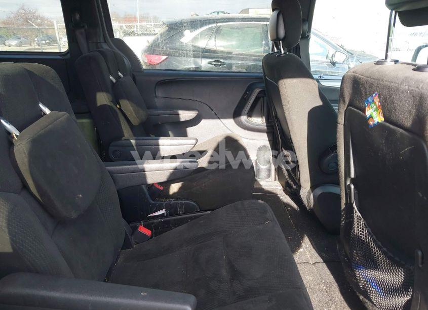 Photo 8 of 2015 Dodge Grand CARAVAN SE (VIN 2C4RDGBG4FR684158)