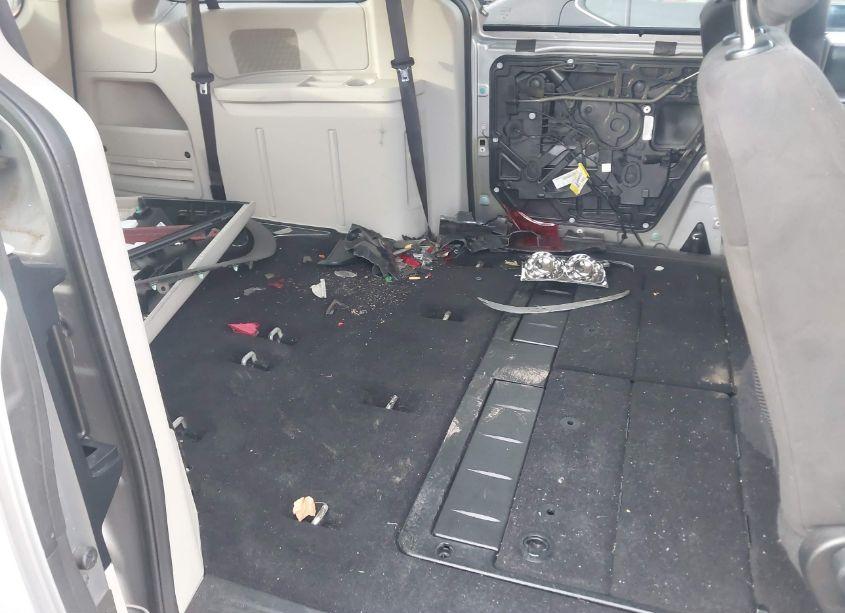 Photo 8 of 2016 Dodge Grand CARAVAN SE (VIN 2C4RDGBG4GR144536)