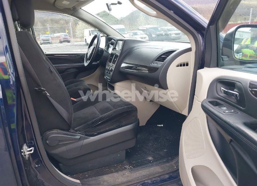 Photo 5 of 2016 Dodge Grand CARAVAN SE (VIN 2C4RDGBG4GR146450)