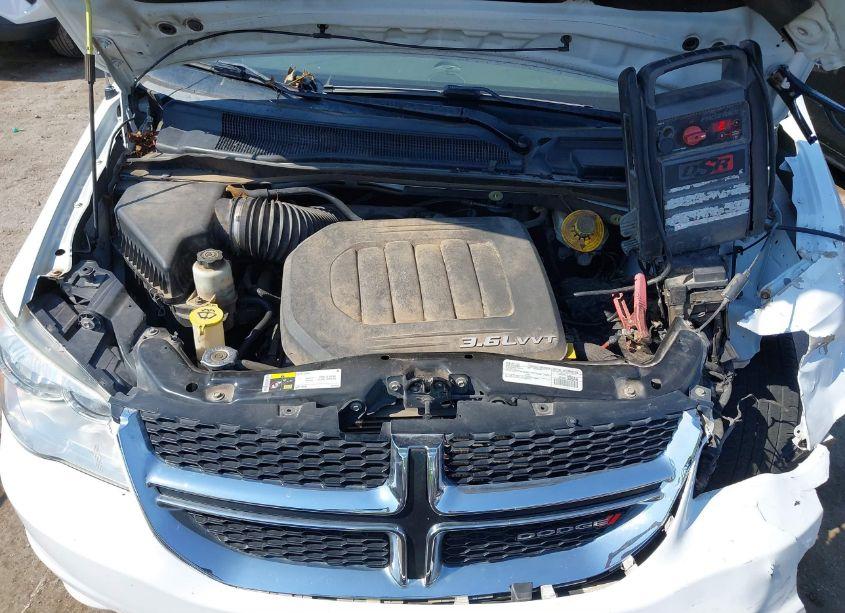 Photo 10 of 2016 Dodge Grand CARAVAN SE (VIN 2C4RDGBG4GR182235)