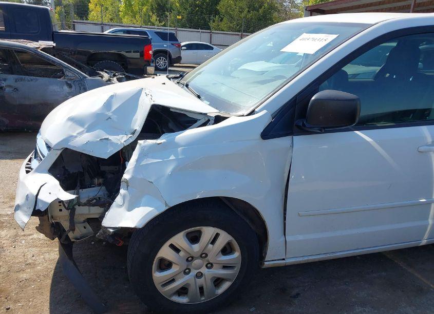 Photo 6 of 2016 Dodge Grand CARAVAN SE (VIN 2C4RDGBG4GR182235)