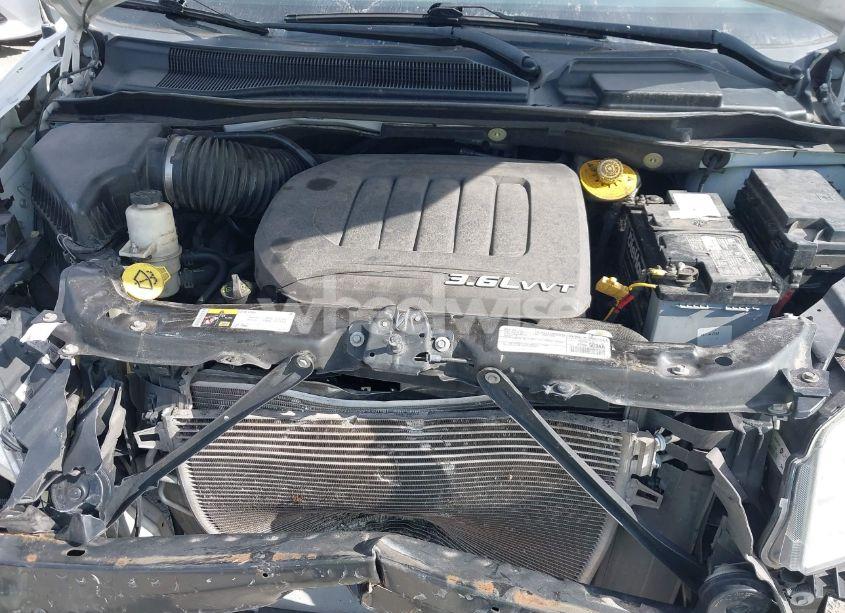 Photo 10 of 2016 Dodge Grand CARAVAN SE (VIN 2C4RDGBG4GR311736)