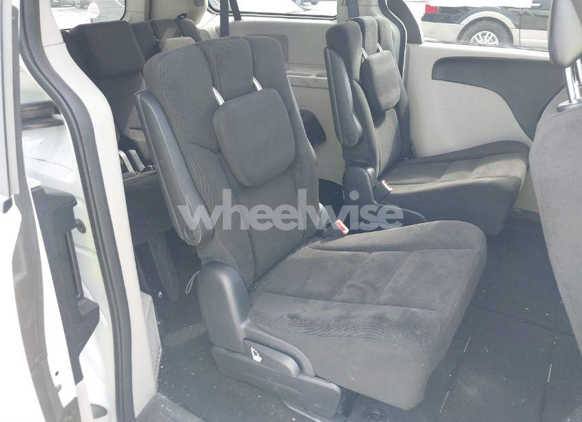 Photo 8 of 2016 Dodge Grand CARAVAN SE (VIN 2C4RDGBG4GR311736)