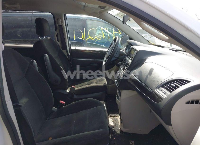 Photo 5 of 2016 Dodge Grand CARAVAN SE (VIN 2C4RDGBG4GR340749)