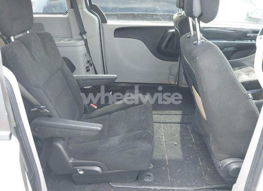 Photo 8 of 2016 Dodge Grand CARAVAN SE (VIN 2C4RDGBG4GR340749)