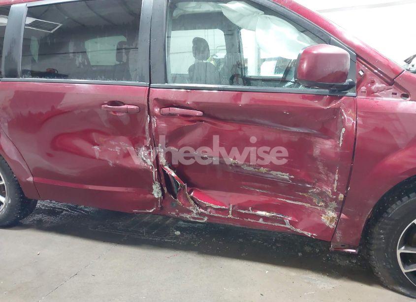 Photo 6 of 2018 Dodge Grand CARAVAN SE PLUS (VIN 2C4RDGBG4JR220411)