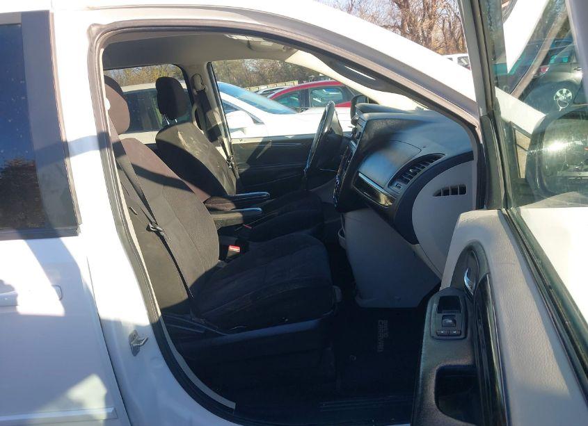 Photo 5 of 2015 Dodge Grand CARAVAN SE (VIN 2C4RDGBG5FR512625)