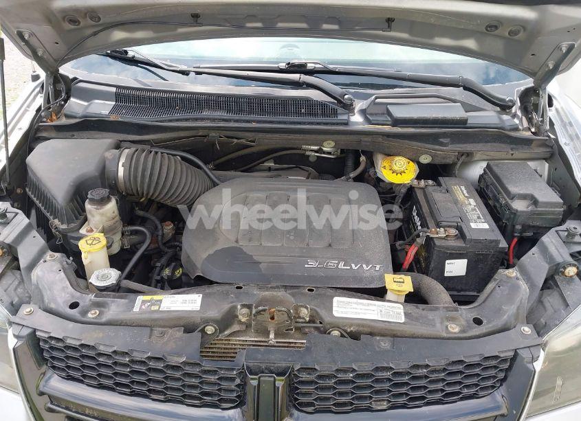 Photo 10 of 2015 Dodge Grand CARAVAN SE (VIN 2C4RDGBG5FR580195)