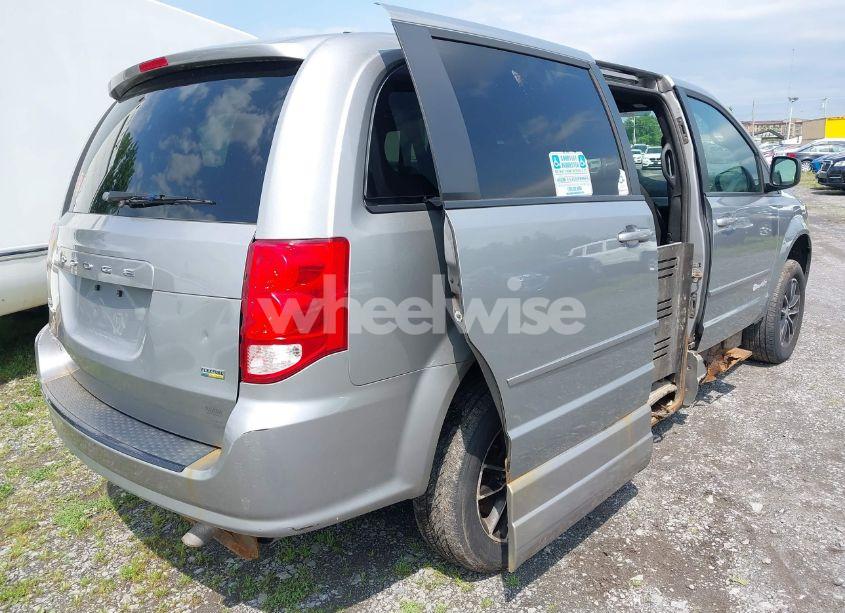 Photo 4 of 2015 Dodge Grand CARAVAN SE (VIN 2C4RDGBG5FR580195)