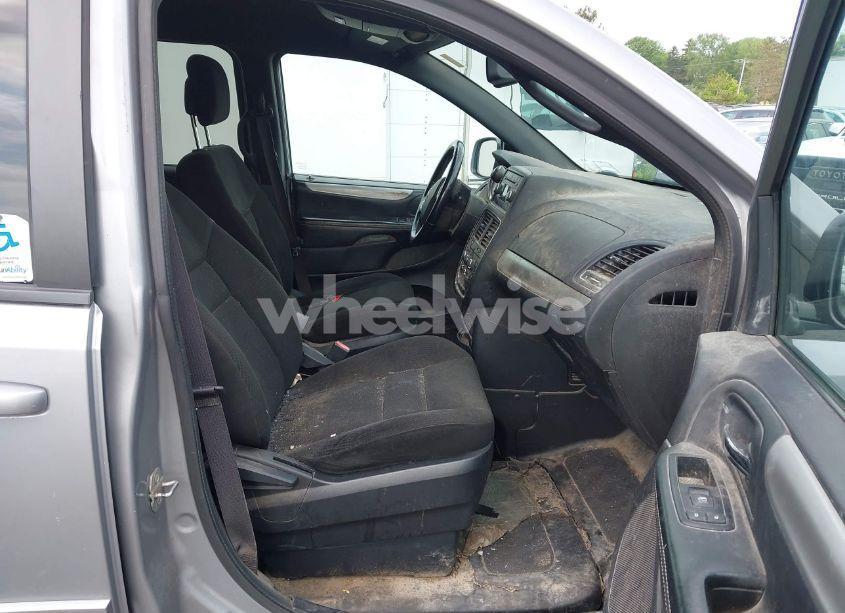 Photo 5 of 2015 Dodge Grand CARAVAN SE (VIN 2C4RDGBG5FR580195)